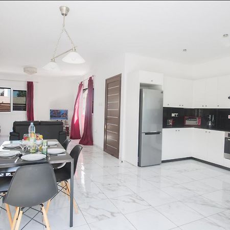 Broadway Villas Protaras Eksteriør billede