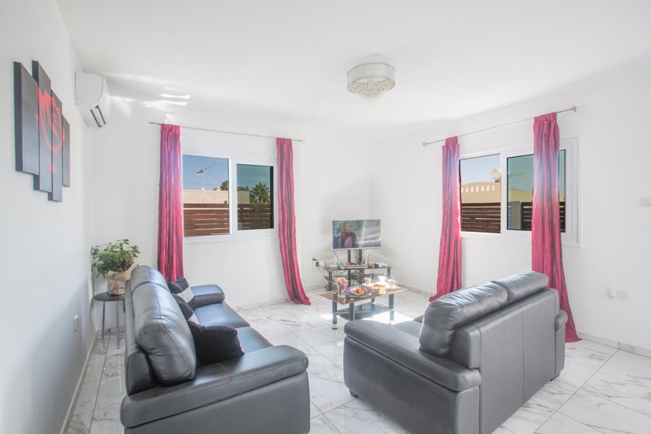 Broadway Villas Protaras Eksteriør billede