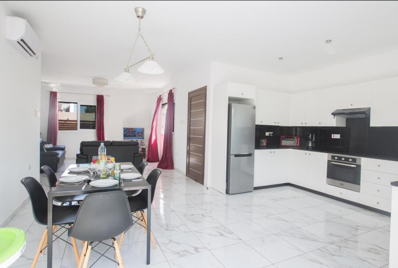Broadway Villas Protaras Eksteriør billede
