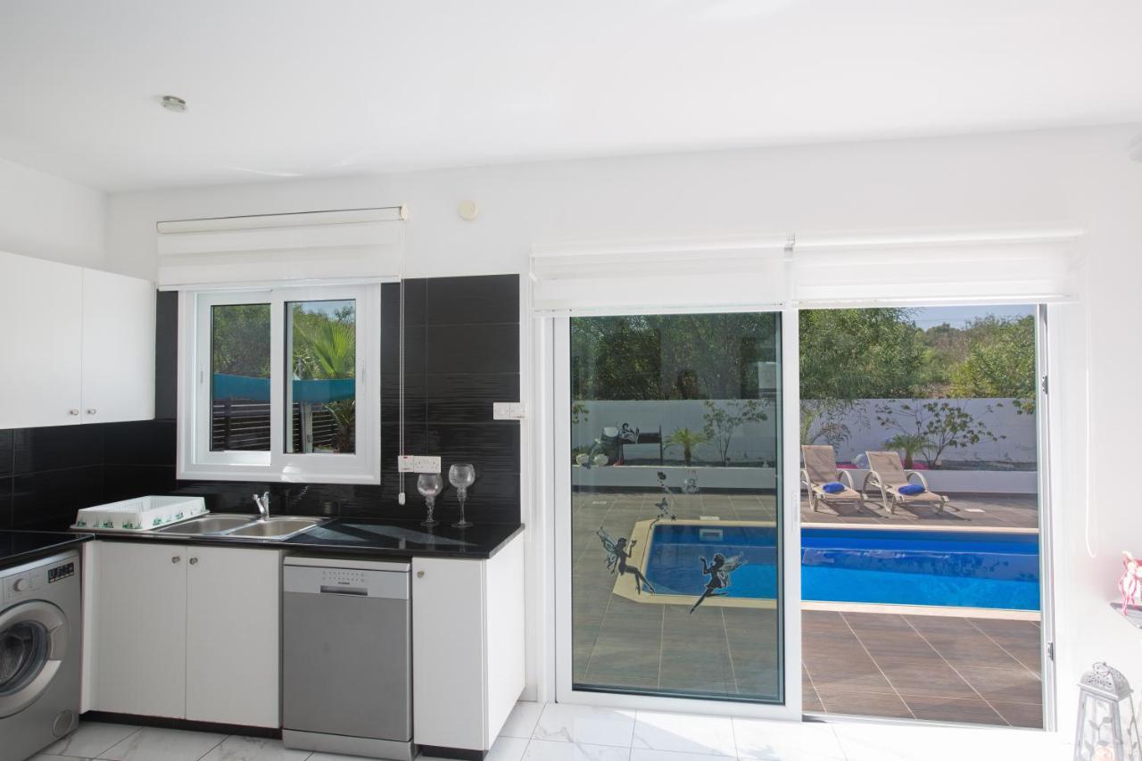 Broadway Villas Protaras Eksteriør billede